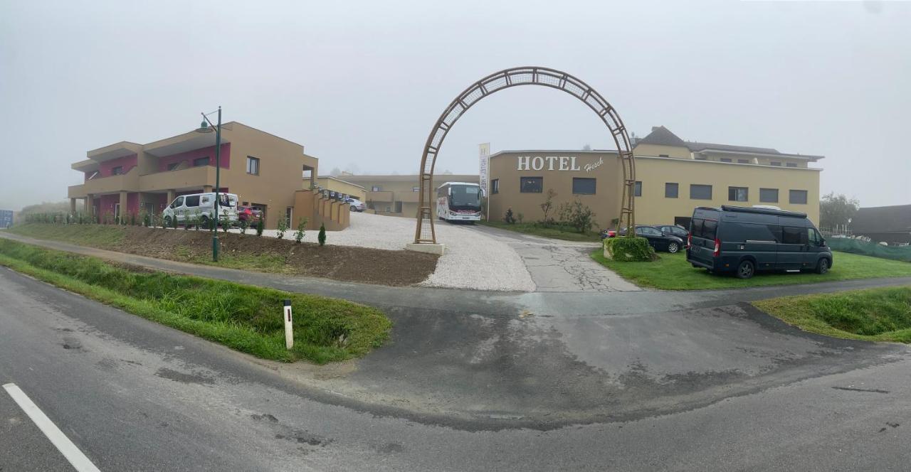 Hotel Restaurant Hesch Gabersdorf Экстерьер фото